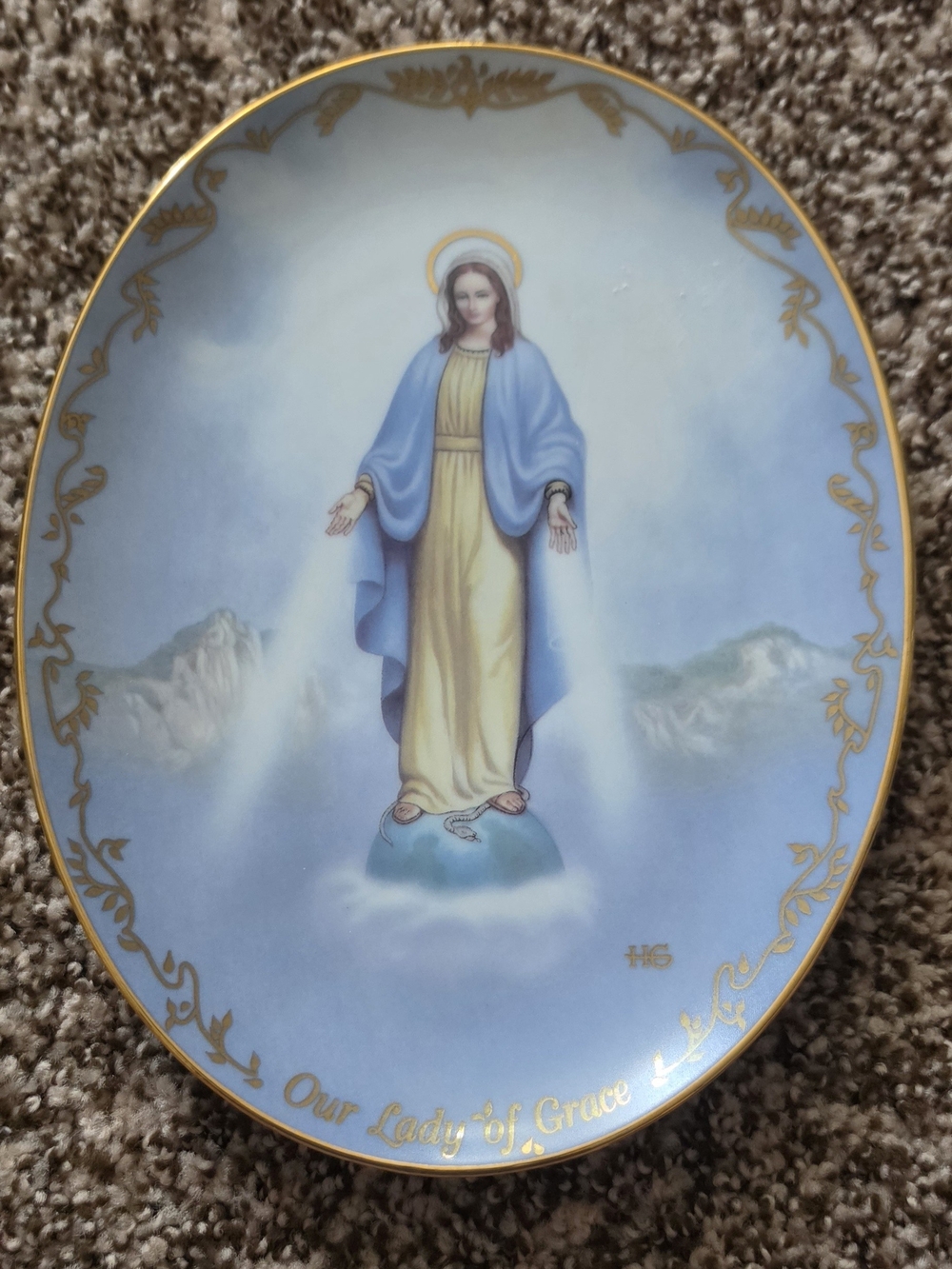 The Bradford Exchange Our Lady of Grace Plate – Blue and Gold